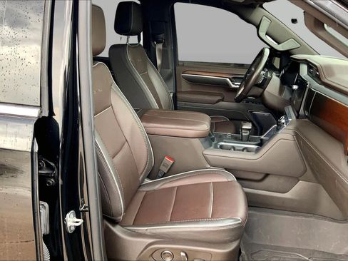 Used 2024 GMC Sierra 1500 Denali AWD/4WD image 9
