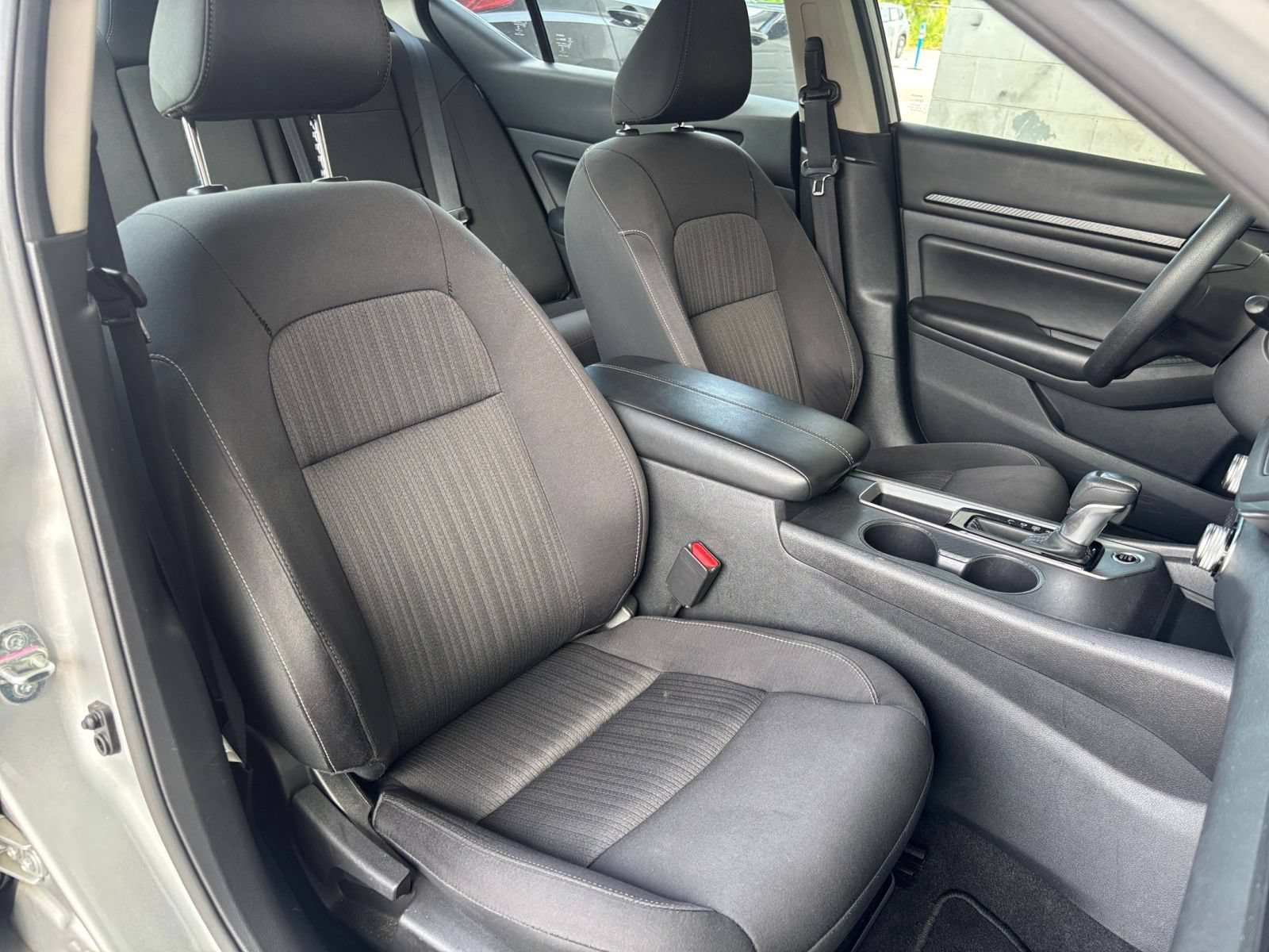 Used 2024 Nissan Altima 2.5 S FWD image 34