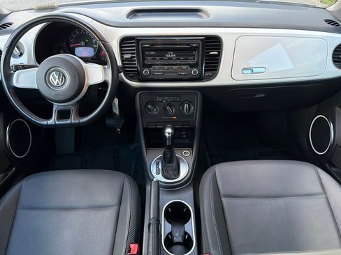 Used 2012 Volkswagen Beetle 2.5 image 16