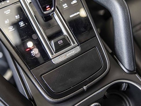 Used 2021 Porsche Cayenne E-Hybrid image 31