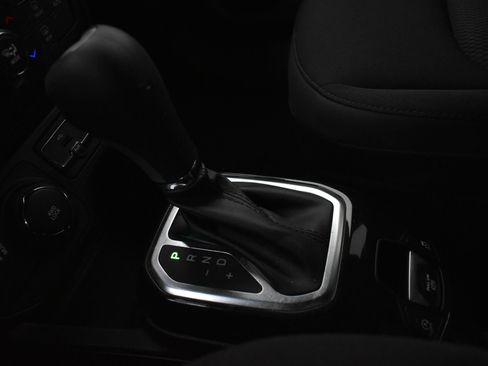 Used 2022 Jeep Renegade Altitude w/ Convenience Group image 32