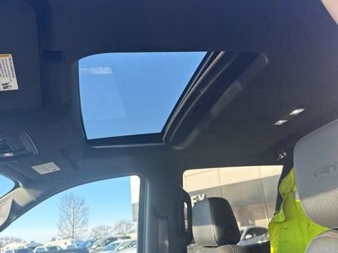 Used 2019 GMC Sierra 1500 AT4 w/ AT4 Premium Package image 8