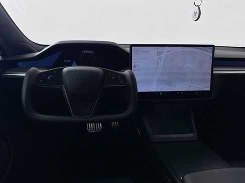 Used 2021 Tesla Model S Plaid image 22