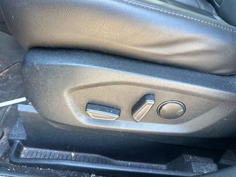 Used 2020 Ford Edge Titanium image 22