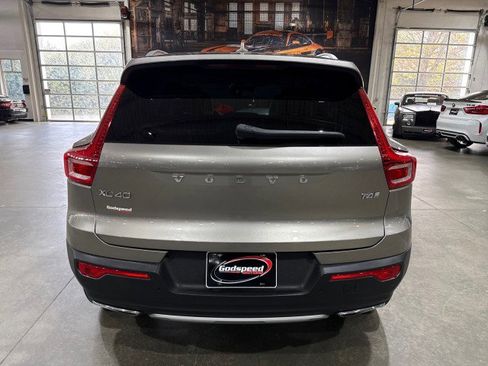 Used 2020 Volvo XC40 T4 Inscription image 6