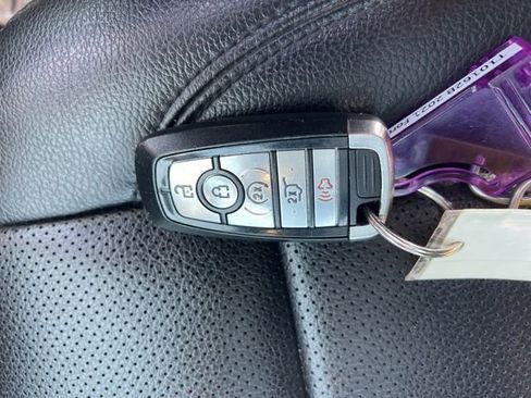 Used 2021 Ford Expedition Max XLT image 46