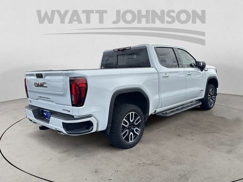 Used 2024 GMC Sierra 1500 AT4 w/ Technology Package AWD/4WD image 5