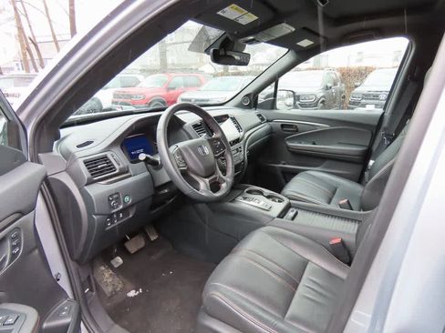 Certified 2023 Honda Passport TrailSport image 2