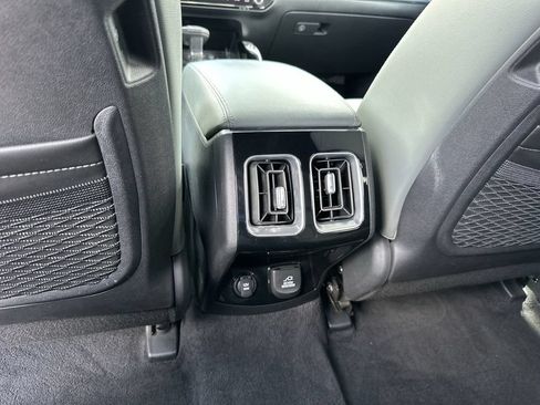 Certified 2025 Kia Sorento SX Prestige w/ Sage Leather Package AWD/4WD image 18