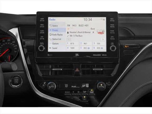 Used 2022 Toyota Camry XSE FWD image 7