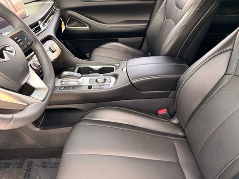Certified 2026 INFINITI QX60 Luxe w/ Family Package FWD image 18