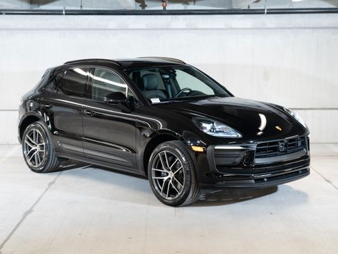 Certified 2026 Porsche Macan AWD/4WD image 7