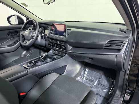 Certified 2025 Nissan Rogue S image 11