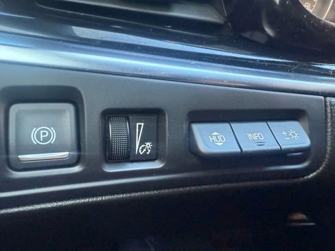 Used 2021 Cadillac XT6 Premium Luxury image 17