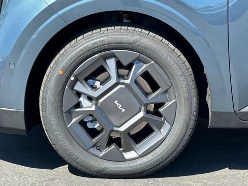 New 2026 Kia Carnival SX image 27