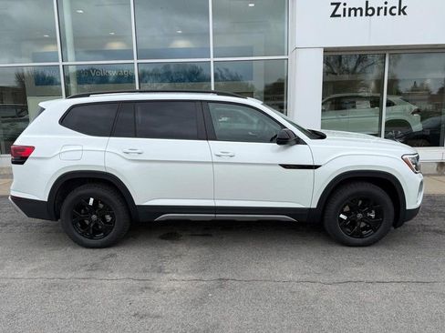 New 2026 Volkswagen Atlas Peak Edition AWD/4WD image 2