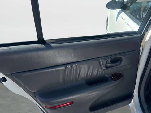 Used 2004 Buick Century Custom FWD image 21