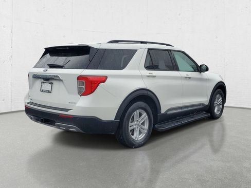 Used 2023 Ford Explorer XLT w/ Equipment Group 202A image 7