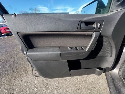 Used 2011 Ford Focus SE image 11