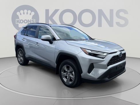Used 2024 Toyota RAV4 XLE w/ Convenience Package AWD/4WD image 10
