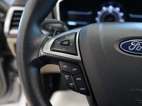 Used 2019 Ford Fusion SE AWD/4WD image 31
