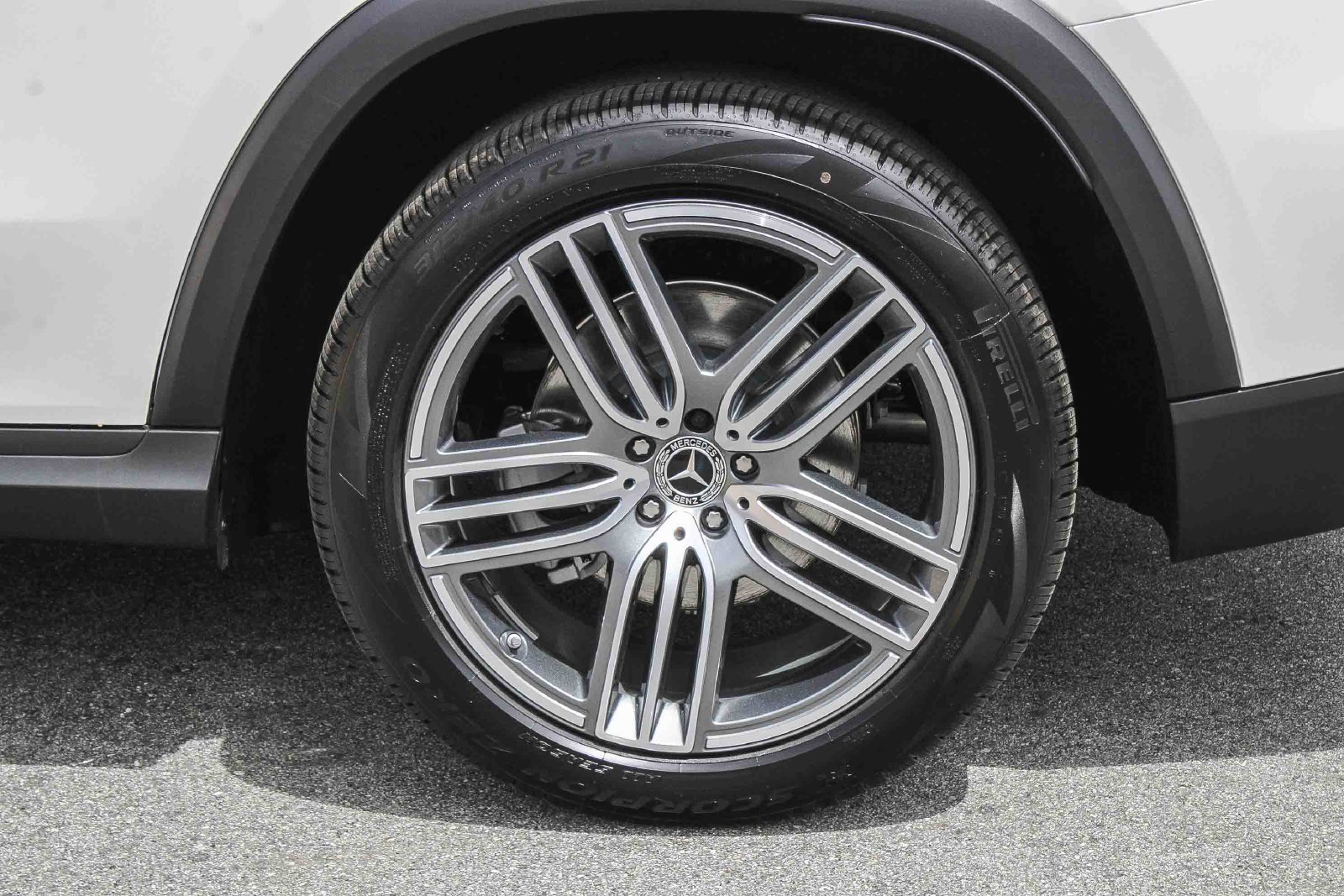 New 2026 Mercedes-Benz GLS 450 4MATIC image 10