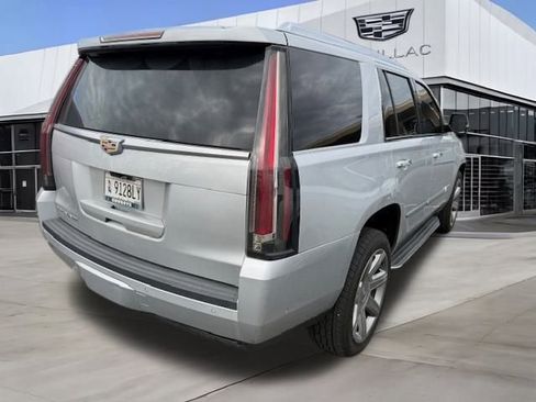 Used 2020 Cadillac Escalade Luxury image 7