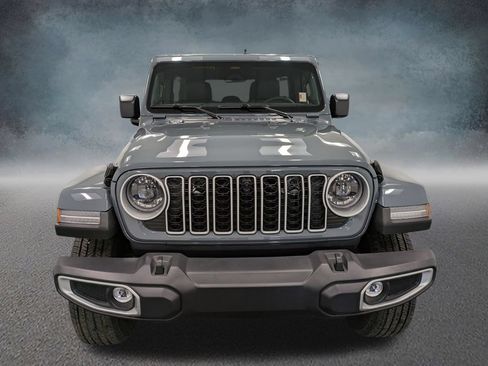 Used 2026 Jeep Wrangler Unlimited Sahara AWD/4WD image 2