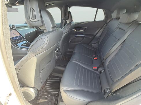 Used 2025 Mercedes-Benz GLC 300 4MATIC image 18