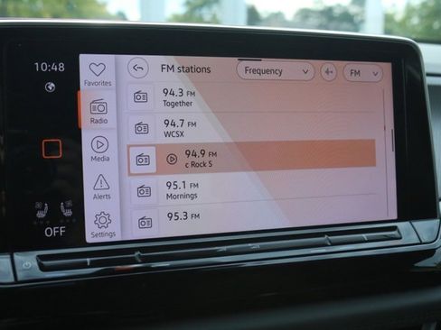 Used 2025 Volkswagen Atlas Peak Edition SE image 28