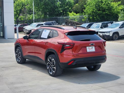 Used 2024 Chevrolet Trax RS FWD image 4