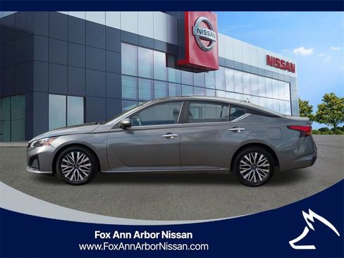 Certified 2023 Nissan Altima 2.5 SV image 2