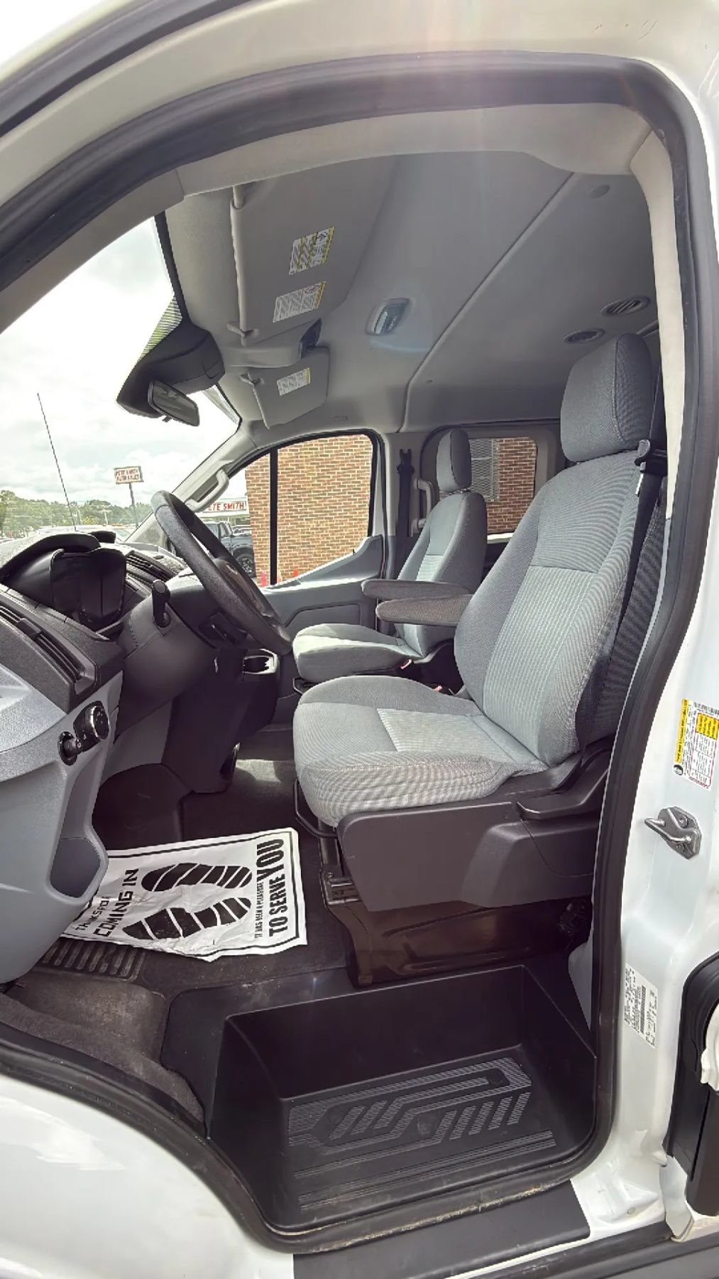 Used 2015 Ford Transit 350 XLT RWD image 21