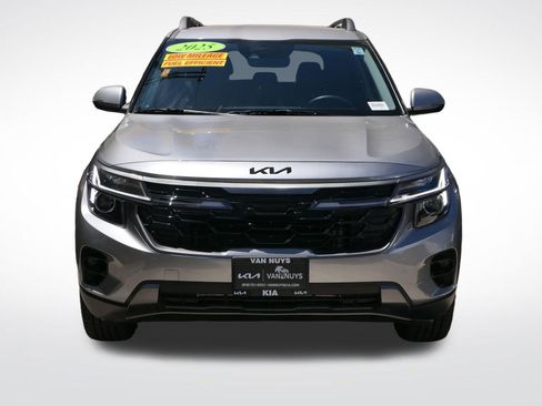 Certified 2025 Kia Seltos X-Line AWD/4WD image 7