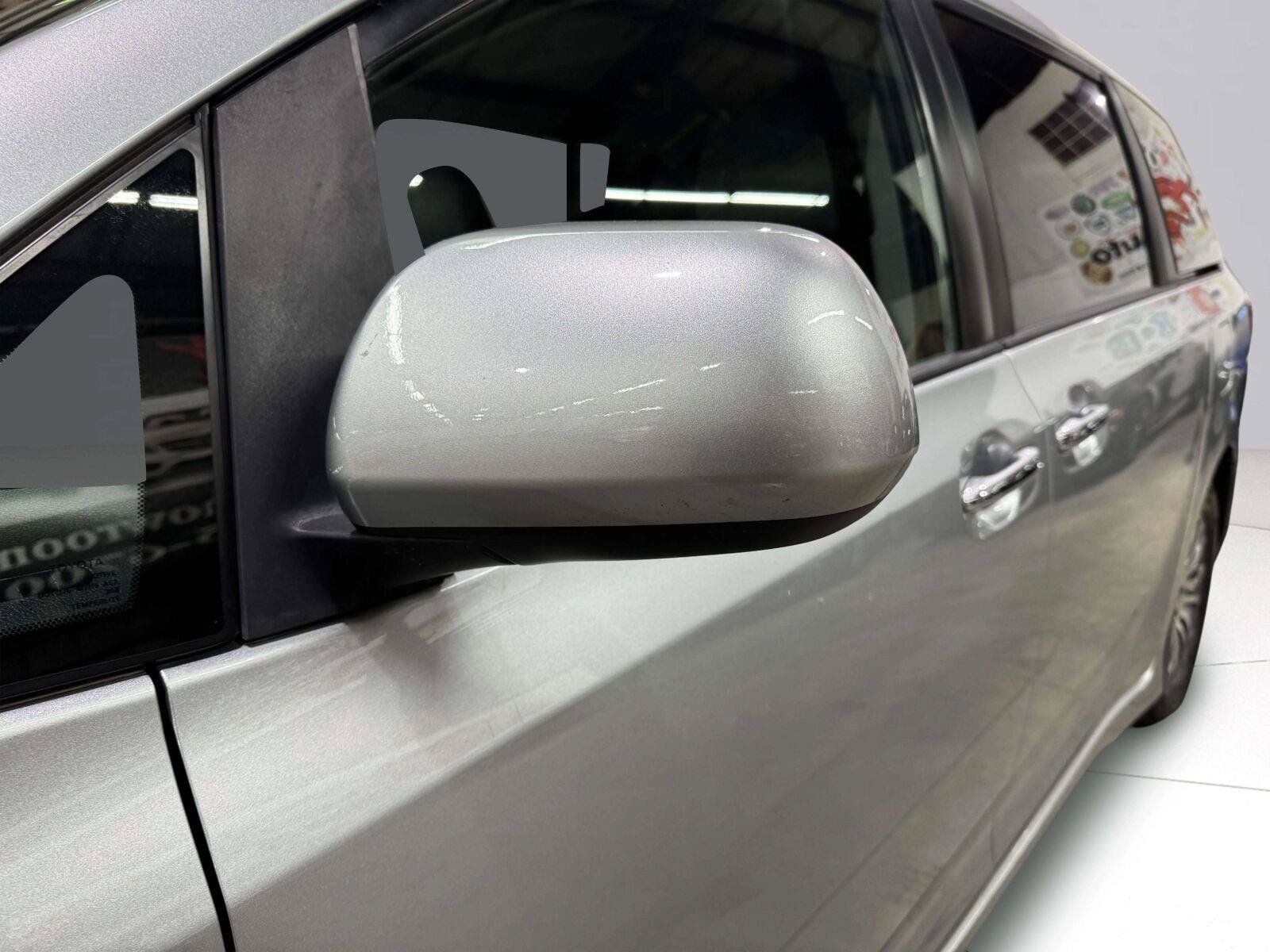 Used 2020 Toyota Sienna XLE Premium FWD image 11