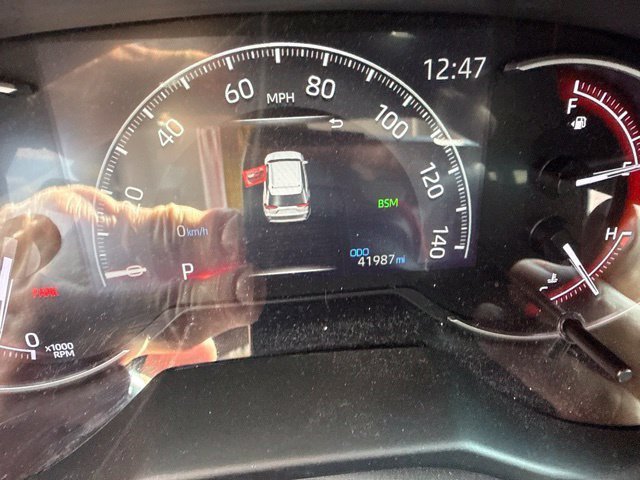 Used 2024 Toyota RAV4 XLE w/ Convenience Package FWD image 9