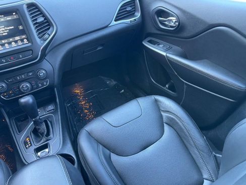 Used 2021 Jeep Cherokee Latitude Lux w/ Comfort/Convenience Group FWD image 18