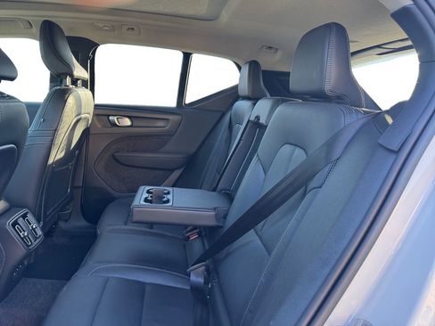 Certified 2025 Volvo XC40 B5 Core image 33