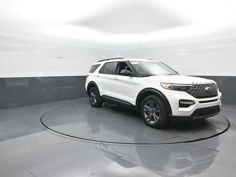 Certified 2024 Ford Explorer XLT w/ Equipment Group 202A AWD/4WD image 2