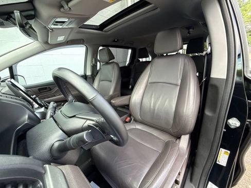 Used 2018 Honda Odyssey EX-L image 24