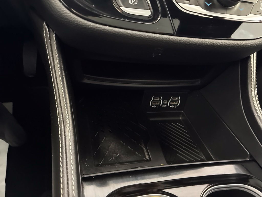 Certified 2025 Chrysler Pacifica Limited FWD image 61