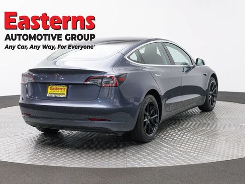 Used 2020 Tesla Model 3 Standard Range Plus RWD image 5