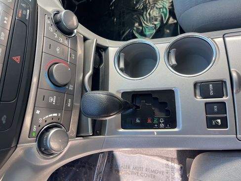 Used 2012 Toyota Highlander 4WD w/ Tech Pkg image 10