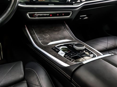 Used 2024 BMW X7 xDrive40i w/ M Sport Package image 7