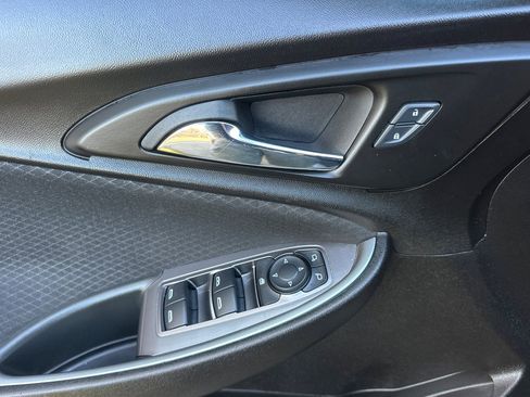 Used 2024 Chevrolet Malibu LT image 11