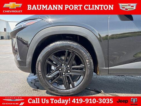 Used 2025 Chevrolet Trax ACTIV w/ Sunroof Package FWD image 28