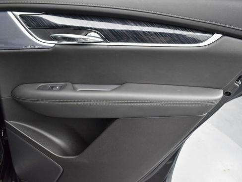 Certified 2024 Cadillac XT6 Premium Luxury w/ Technology Package image 32