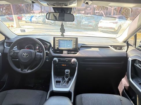 Used 2022 Toyota RAV4 XLE w/ Convenience Package image 10