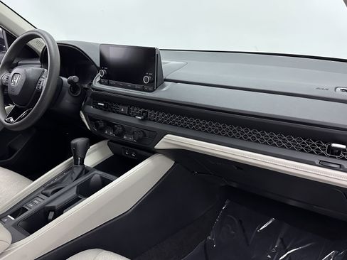Used 2025 Honda Accord SE image 34