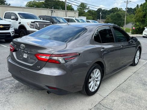 Used 2018 Toyota Camry LE FWD image 6